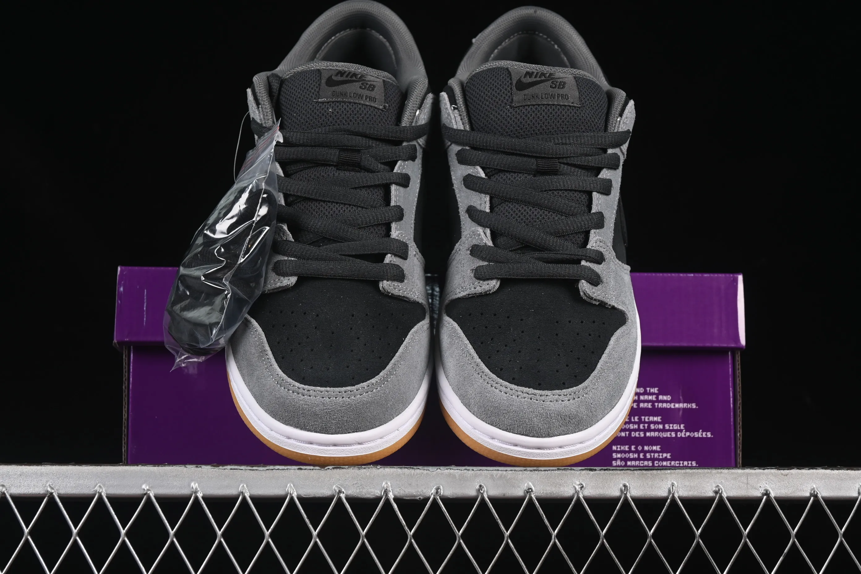 All categories Nk SB Dunk series Nk SB Dunk Low low-top sneakers Nike SB Dunk Low black gray low-top casual sneakers HF3063-001